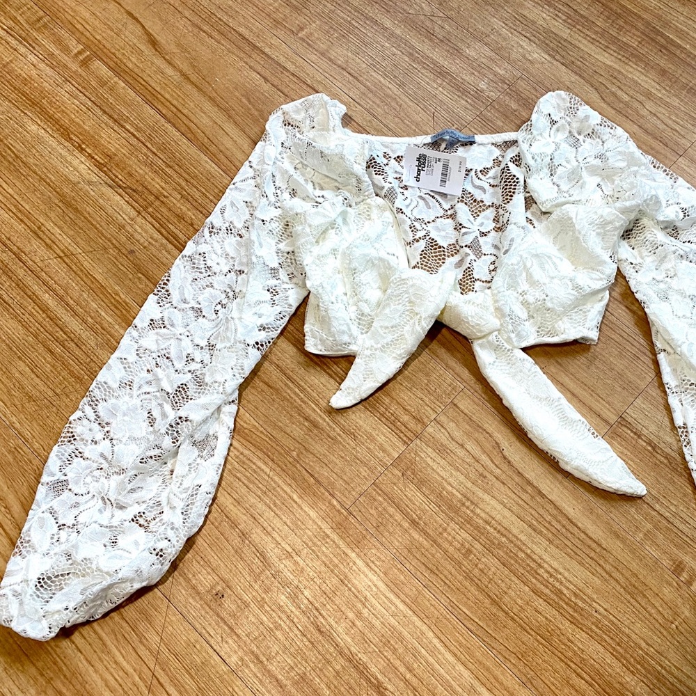 😸Lace white top